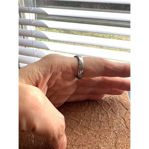 Open Bangle and Ring set, pearl on twisted antique silver design - Picture 5 of 7